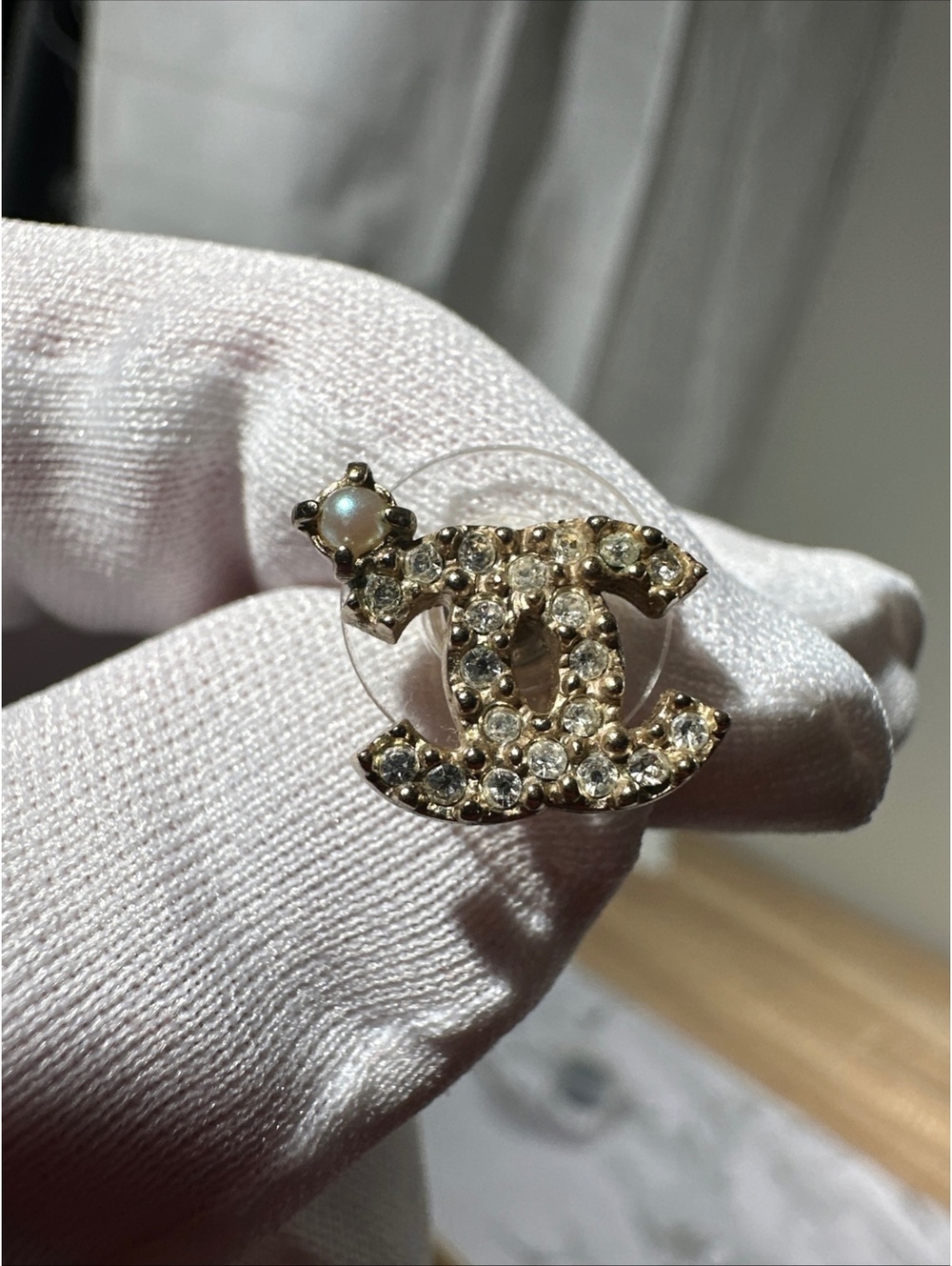 Chanel Single CC Crystal Faux Pearl Stud Earring Light Gold Tone 09A Authentic